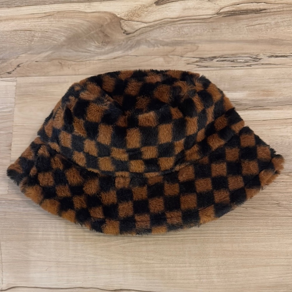 Checkered Fur Bucket Hat